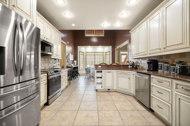 327 Boggs Road, London, KY 40744