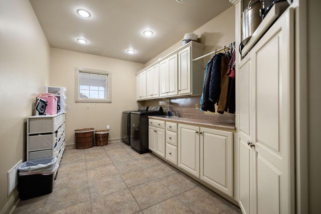 327 Boggs Road, London, KY 40744