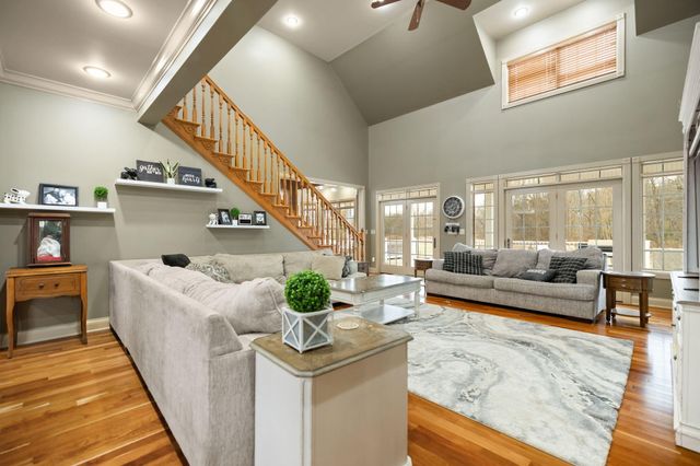 327 Boggs Road, London, KY 40744