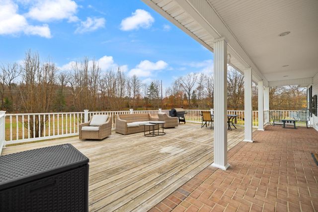 327 Boggs Road, London, KY 40744