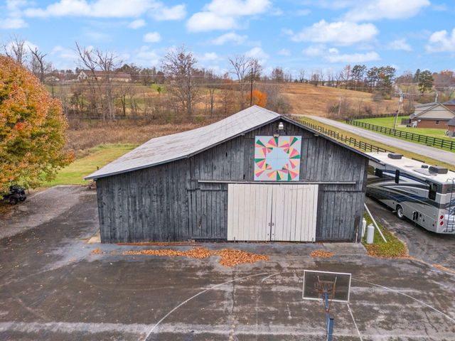 327 Boggs Road, London, KY 40744