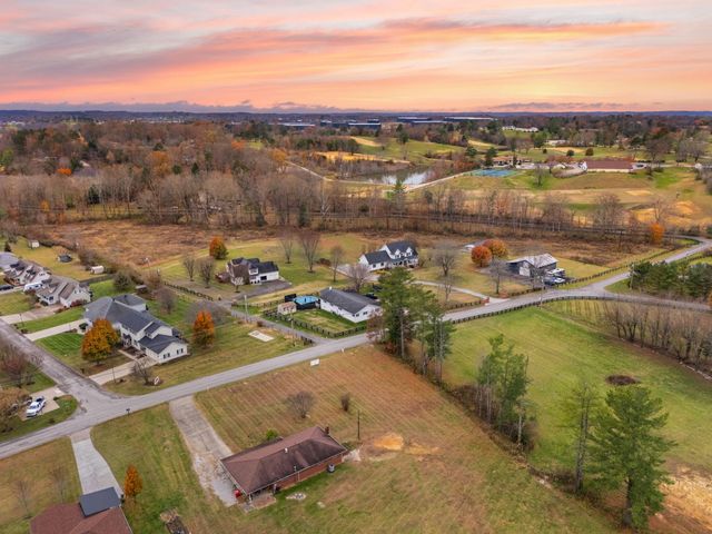 327 Boggs Road, London, KY 40744