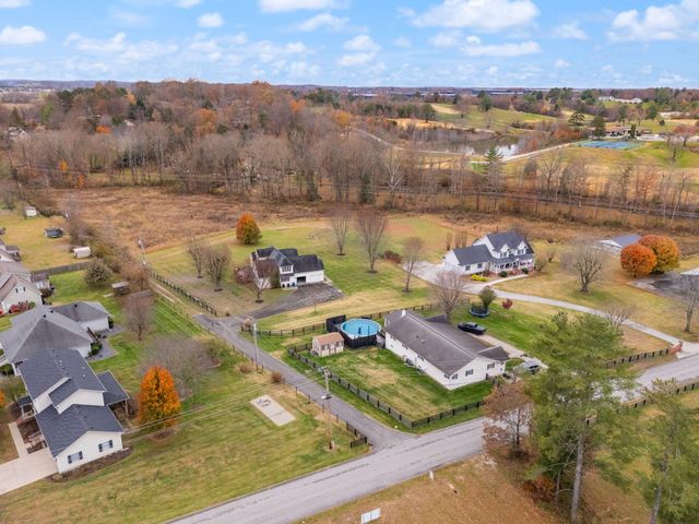 327 Boggs Road, London, KY 40744