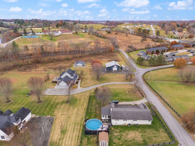 327 Boggs Road, London, KY 40744