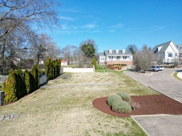 705 Halcyon Way, Columbia, TN 38401