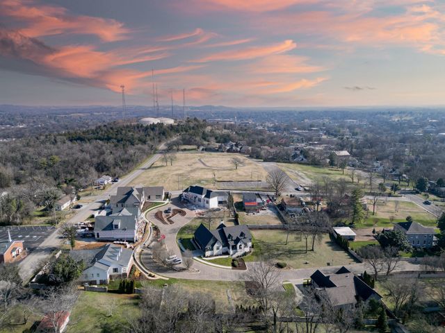 705 Halcyon Way, Columbia, TN 38401