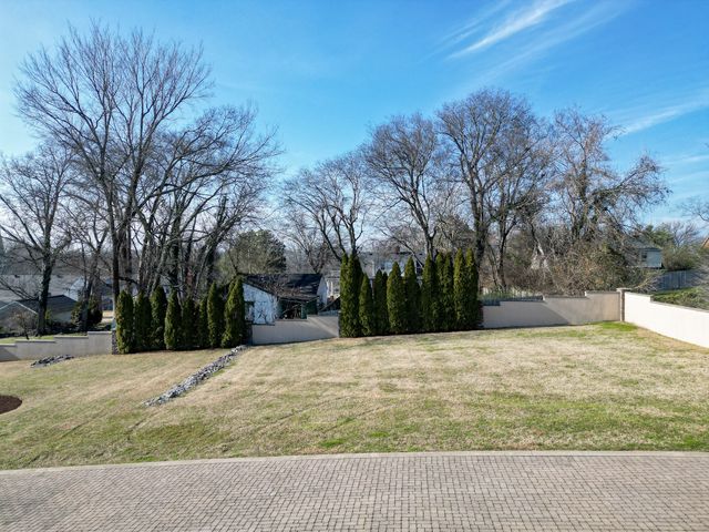 705 Halcyon Way, Columbia, TN 38401