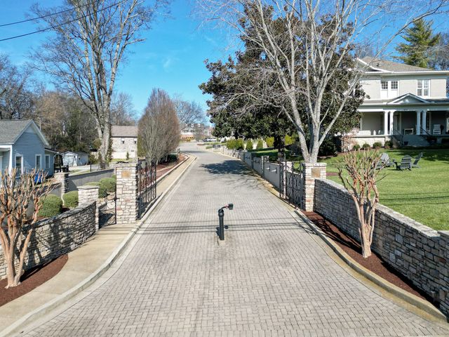 705 Halcyon Way, Columbia, TN 38401