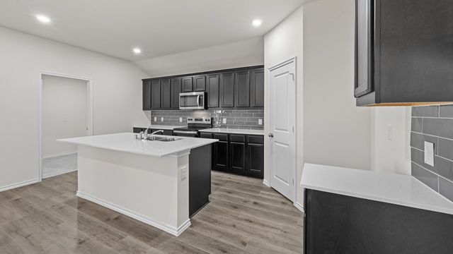 506 Aligato Street, Waxahachie, TX 75165