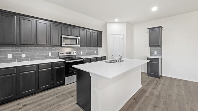 506 Aligato Street, Waxahachie, TX 75165