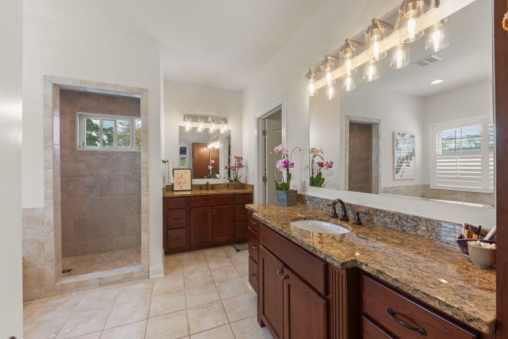Image 15 of property listing at 35 S Wilmette Avenue, Westmont, IL 60559