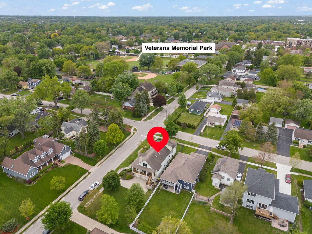 Image 37 of property listing at 35 S Wilmette Avenue, Westmont, IL 60559