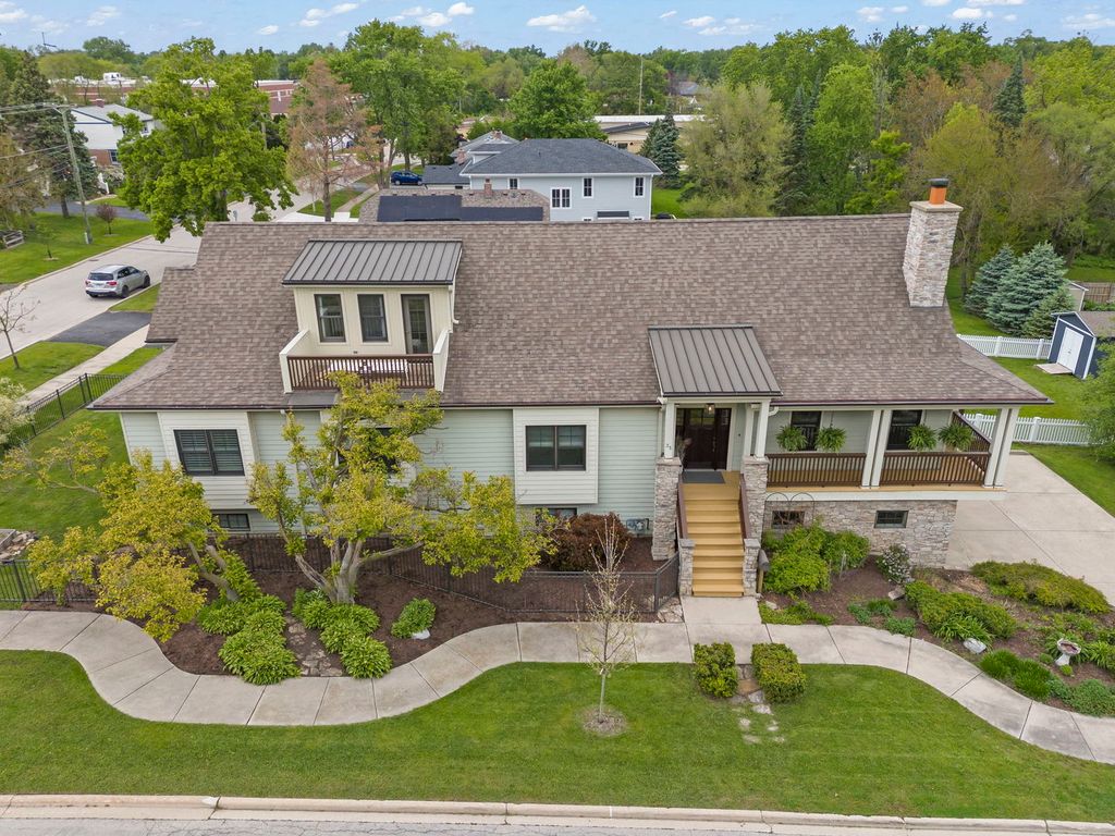 Image 44 of property listing at 35 S Wilmette Avenue, Westmont, IL 60559