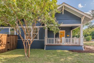 1140 Cedar Hill Avenue, Dallas, TX 75208
