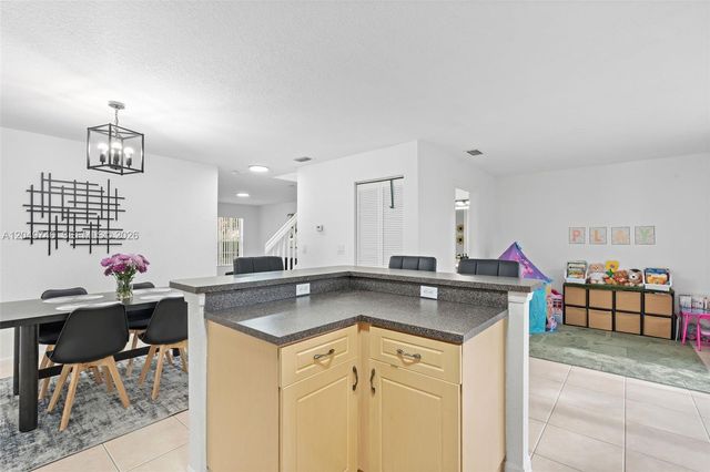 2303 SW 87th Ter, Miramar, FL 33025