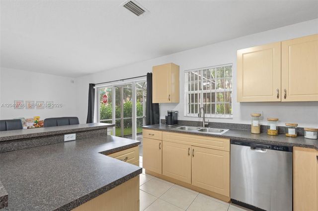 2303 SW 87th Ter, Miramar, FL 33025