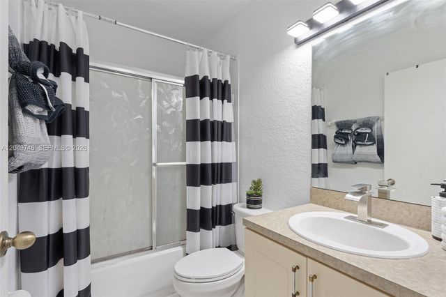 2303 SW 87th Ter, Miramar, FL 33025