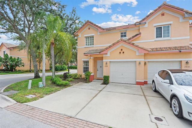 2303 SW 87th Ter, Miramar, FL 33025