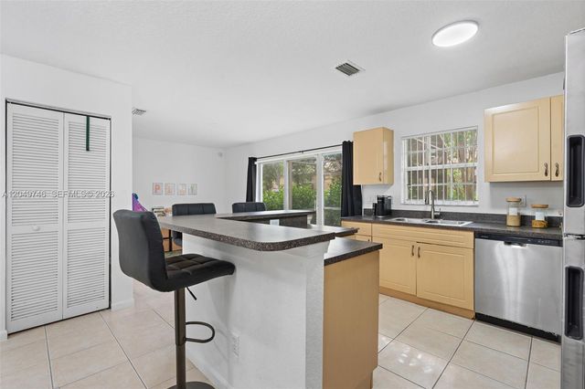 2303 SW 87th Ter, Miramar, FL 33025