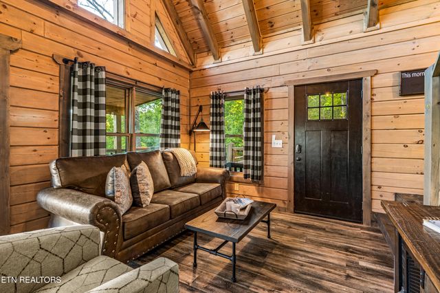 1606 Dove Wing Way, Sevierville, TN 37862