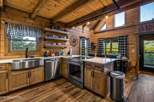 1606 Dove Wing Way, Sevierville, TN 37862