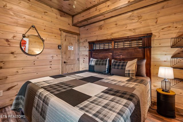 1606 Dove Wing Way, Sevierville, TN 37862