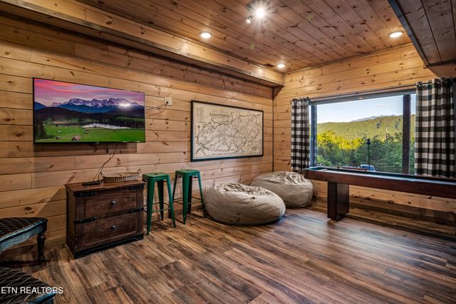 1606 Dove Wing Way, Sevierville, TN 37862