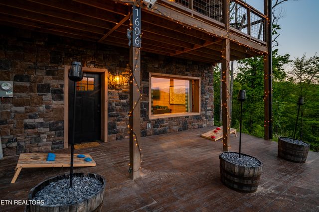 1606 Dove Wing Way, Sevierville, TN 37862