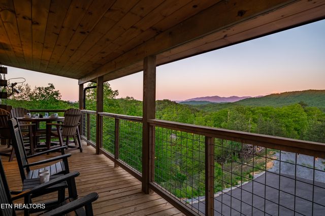 1606 Dove Wing Way, Sevierville, TN 37862