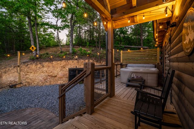 1606 Dove Wing Way, Sevierville, TN 37862