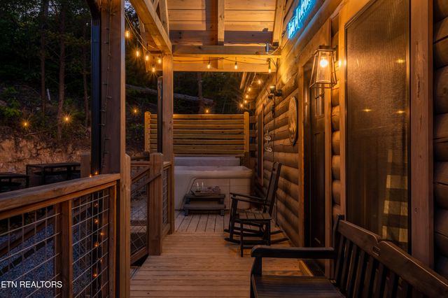 1606 Dove Wing Way, Sevierville, TN 37862