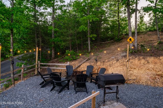 1606 Dove Wing Way, Sevierville, TN 37862