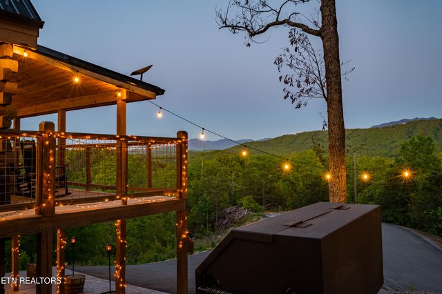 1606 Dove Wing Way, Sevierville, TN 37862