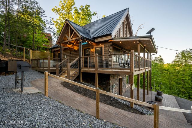 1606 Dove Wing Way, Sevierville, TN 37862