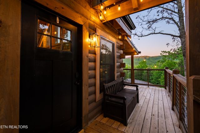 1606 Dove Wing Way, Sevierville, TN 37862