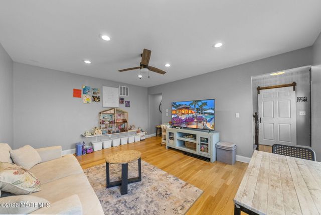 209 Gilford Avenue, Island Heights, NJ 08732