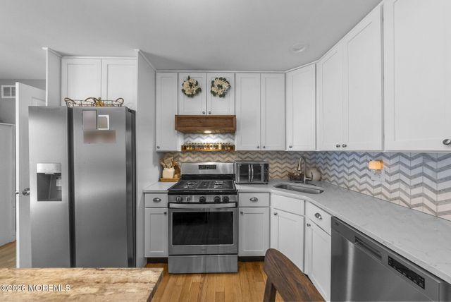 209 Gilford Avenue, Island Heights, NJ 08732