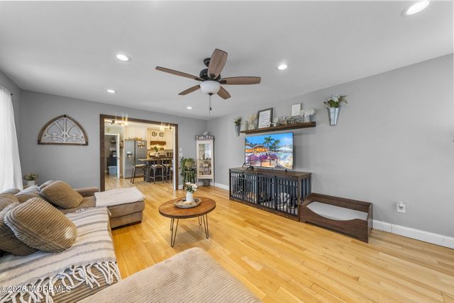 209 Gilford Avenue, Island Heights, NJ 08732