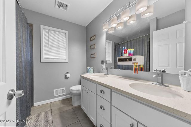 209 Gilford Avenue, Island Heights, NJ 08732