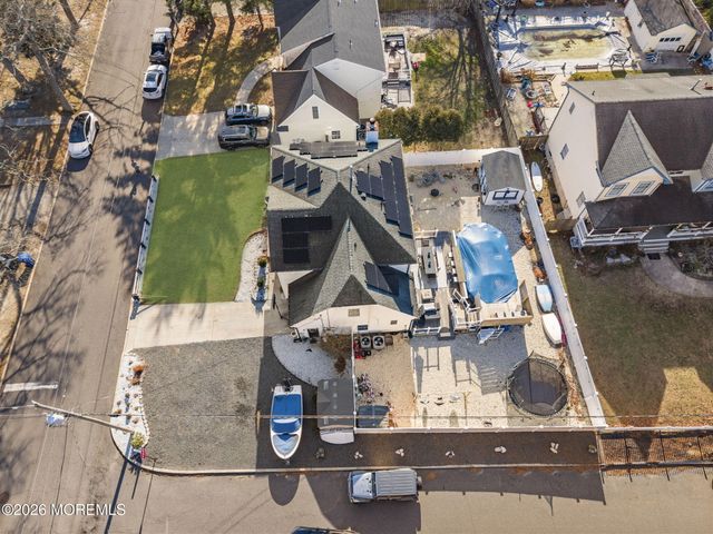 209 Gilford Avenue, Island Heights, NJ 08732