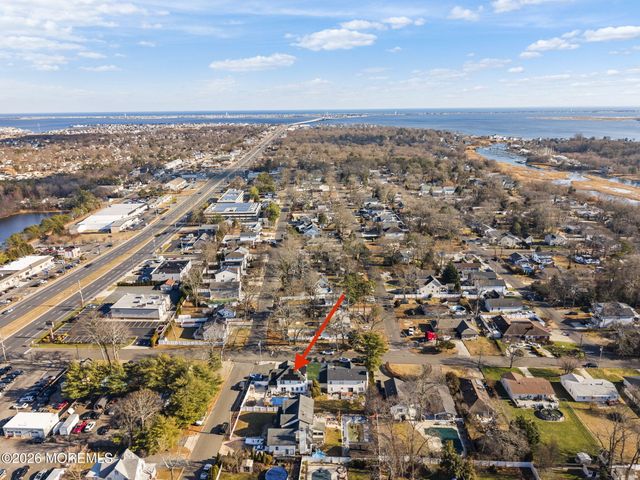 209 Gilford Avenue, Island Heights, NJ 08732