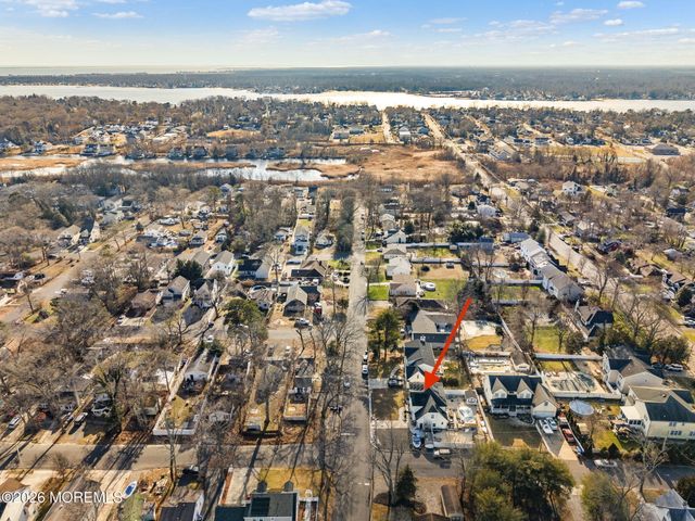 209 Gilford Avenue, Island Heights, NJ 08732