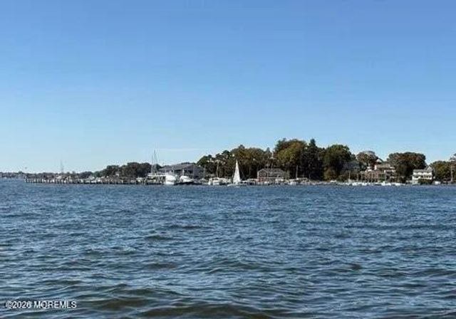 209 Gilford Avenue, Island Heights, NJ 08732