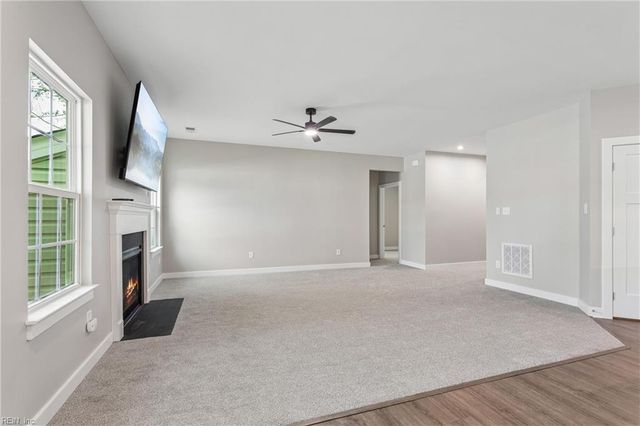 102 Oxford RN, Poquoson, VA 23662