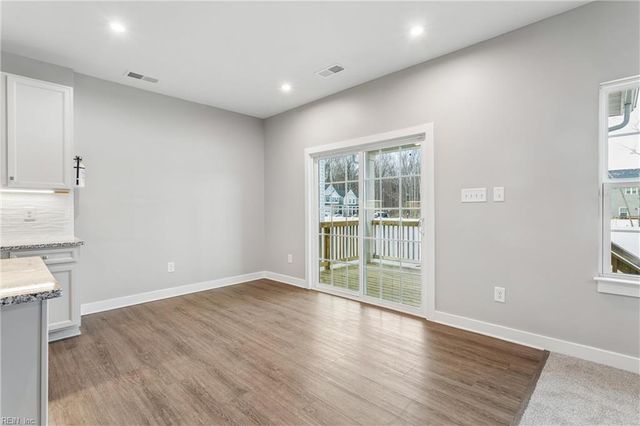 102 Oxford RN, Poquoson, VA 23662