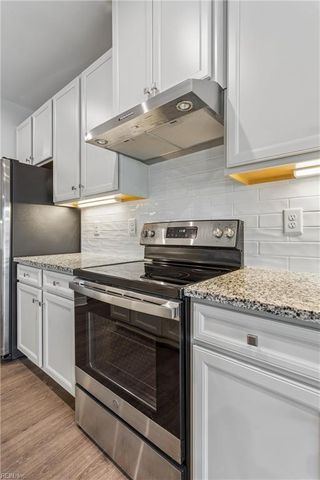 102 Oxford RN, Poquoson, VA 23662