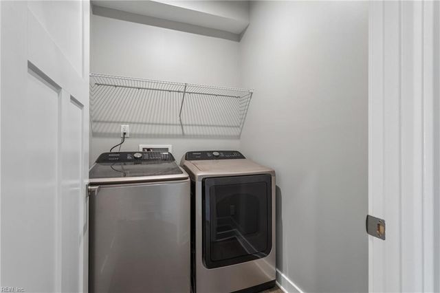 102 Oxford RN, Poquoson, VA 23662