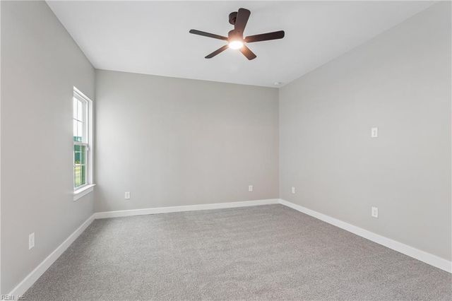 102 Oxford RN, Poquoson, VA 23662