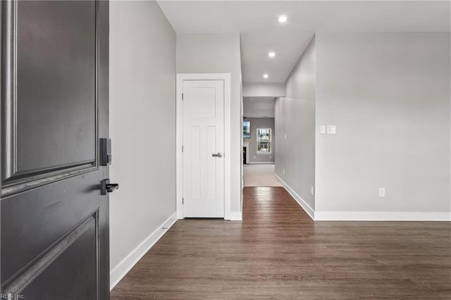 102 Oxford RN, Poquoson, VA 23662