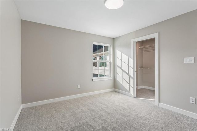 102 Oxford RN, Poquoson, VA 23662